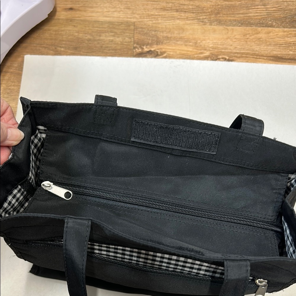 Black Tote Bag with White 'G' Logo - Picture 9 of 10